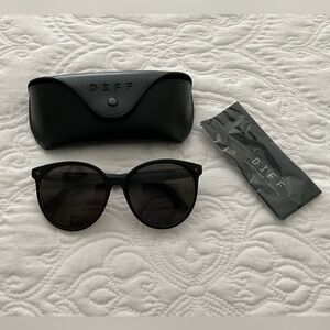 DIFF black sunglasses